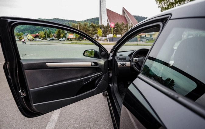Opel Astra cena 13900 przebieg: 288000, rok produkcji 2008 z Mońki małe 121